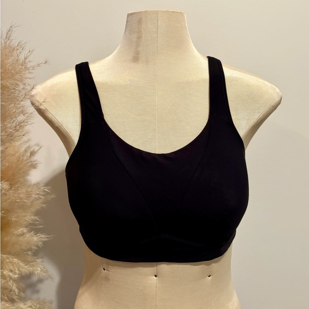Lululemon Run Times bra (3 available). 36C